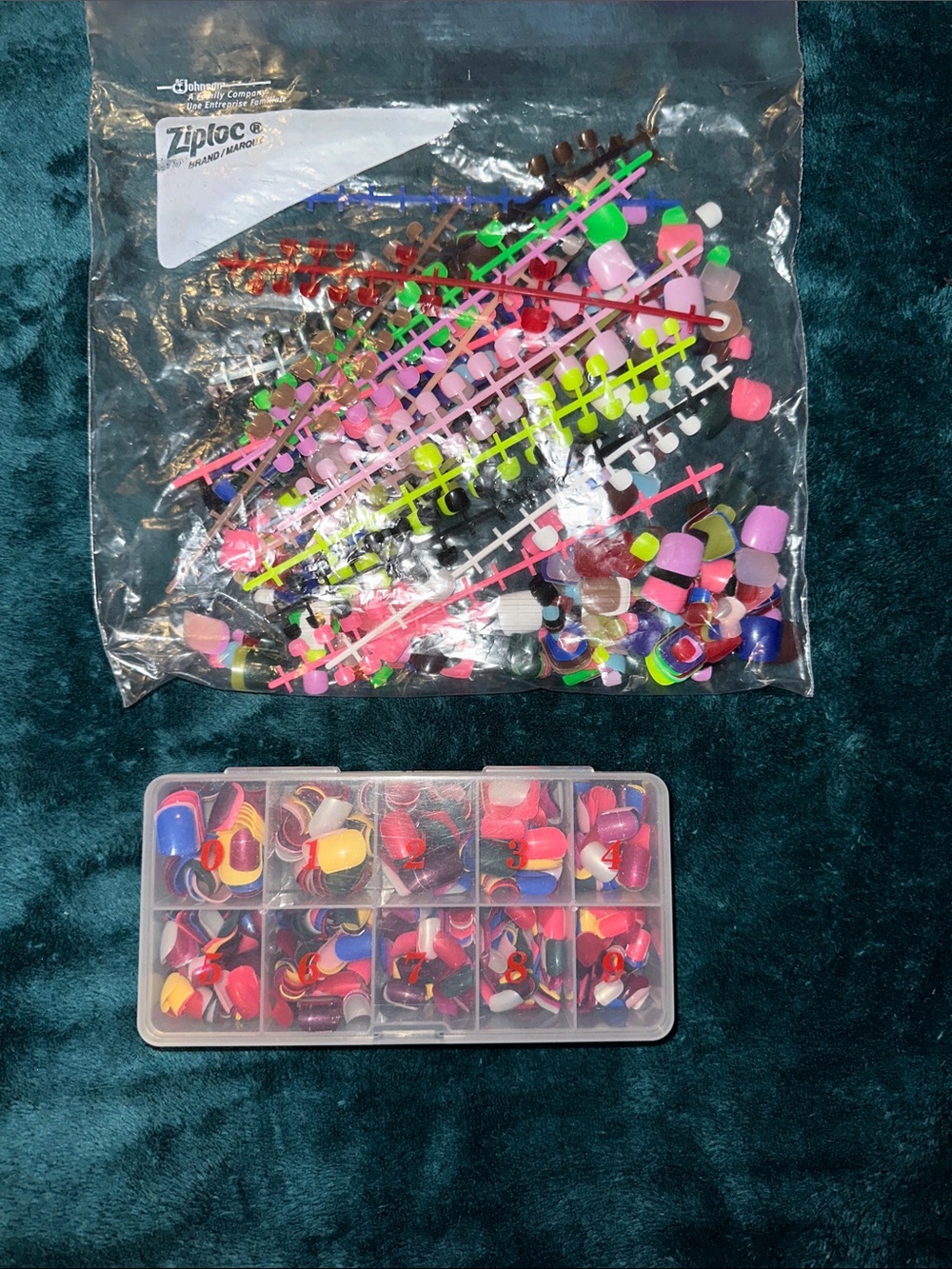 Clear Storage Bag of Multicolor Press on nails